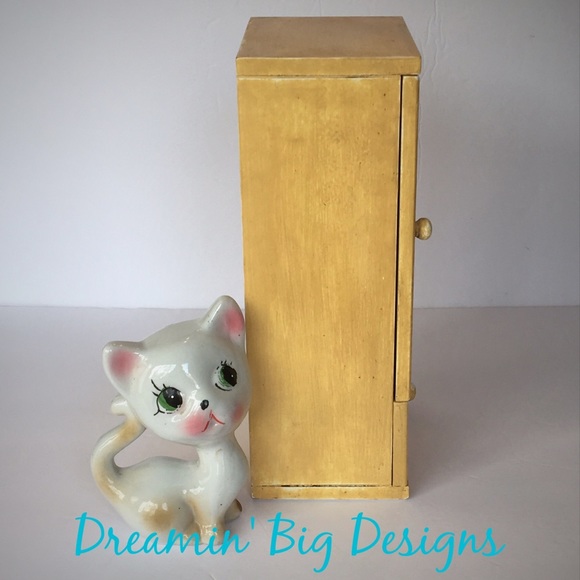 Aged Mustard Hand Painted Jewelry Box - Picture 3 of 8